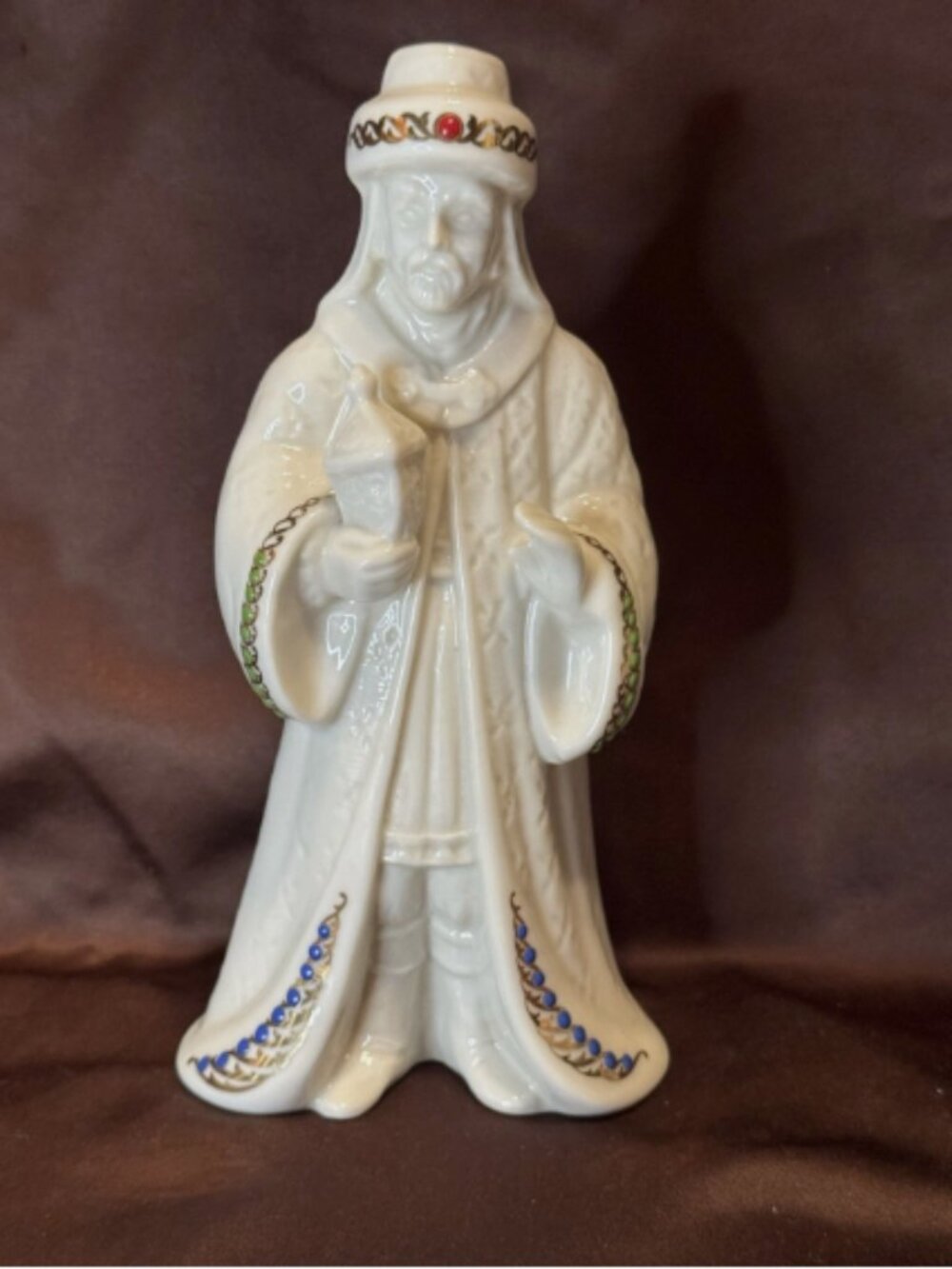 Lenox Jewels Nativity King. Cream color. Metallic detailing. 6.7" High. AL